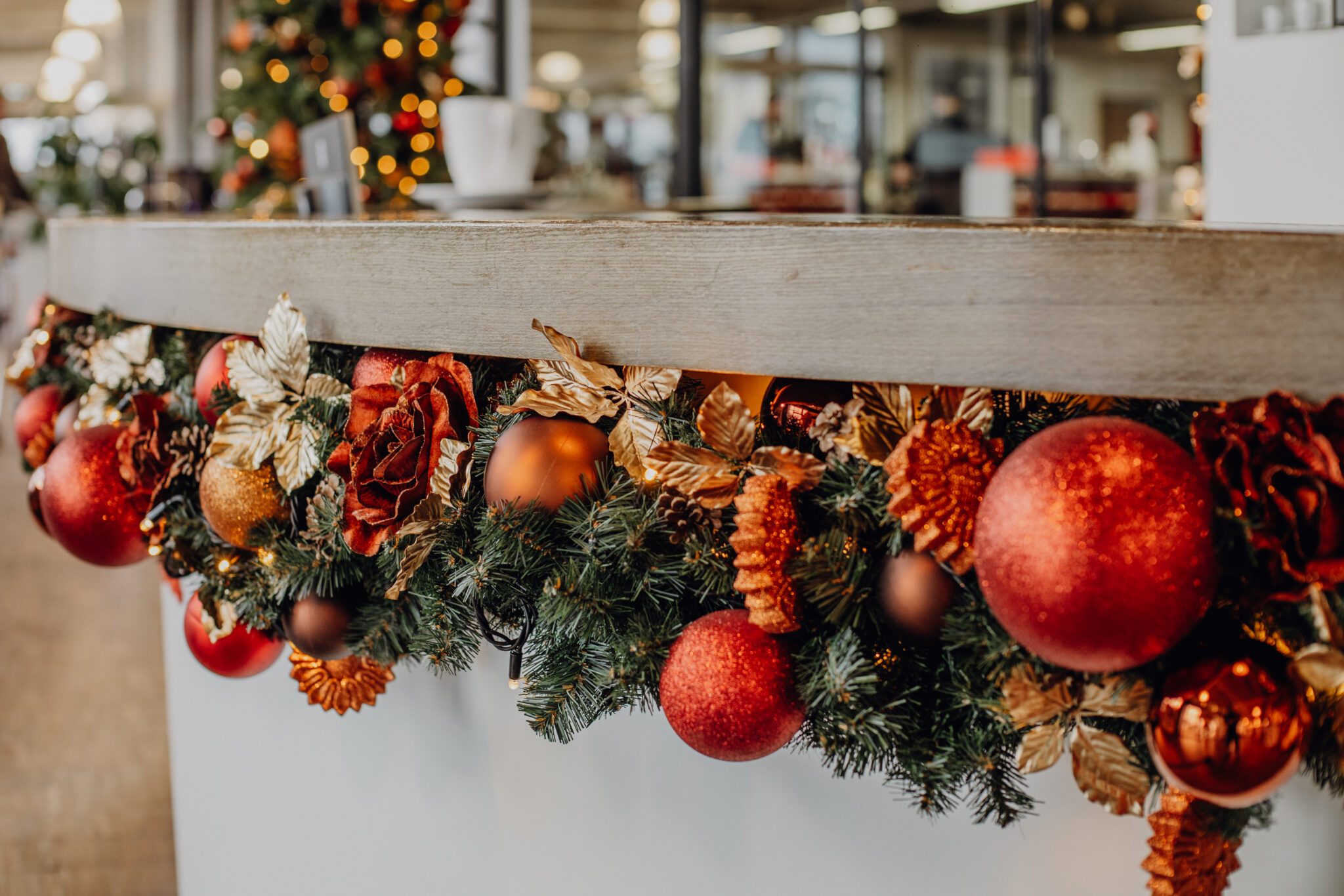 Kantoren Kerstdecoratie kopen - Jura Zoetemeer - Kerstversiering - De Kerstdecorateurs