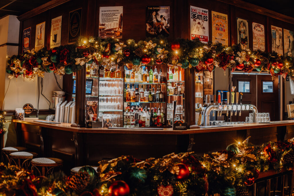 Kerstdecoratie kopen - Queen of Hearts - Guirlandes - Kerstversiering - De Kerstdecorateurs